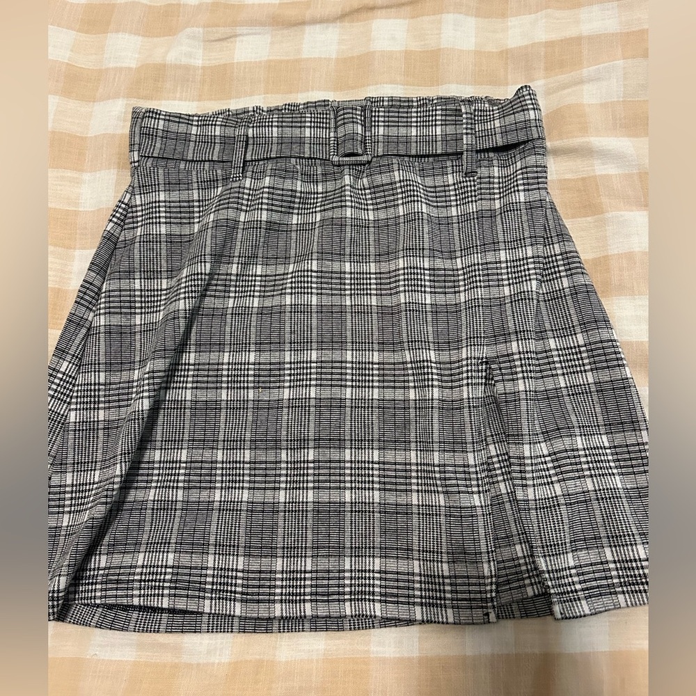 Black and white plaid skirt